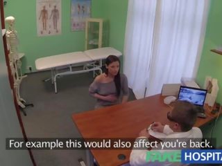 Fakehospital ascuns camere captură pacient folosind masaj instrument pentru un orgasm