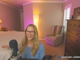 Trentenaire livegirl jess ryan donne un honest pénis évaluation jessryan&period;manyvids&period;com